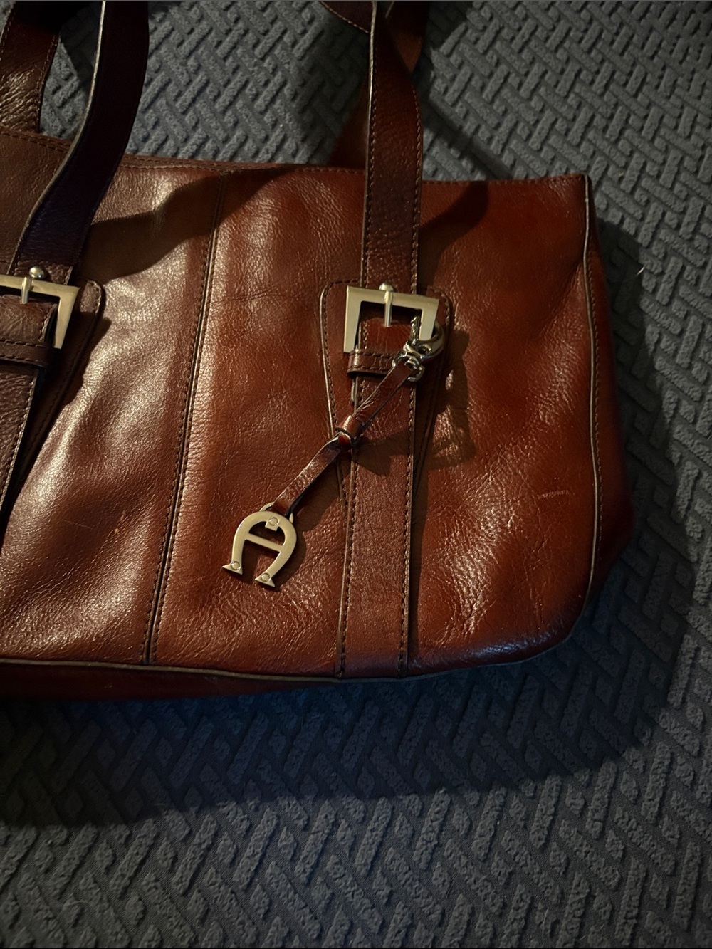 Etienne Aigner Dark Brown Leather Purse Logo Patch Interior - Picture 2 of 6
